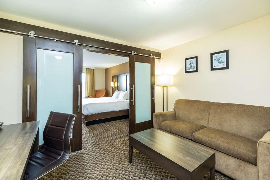 Comfort Inn & Suites Salmon Arm Room photo