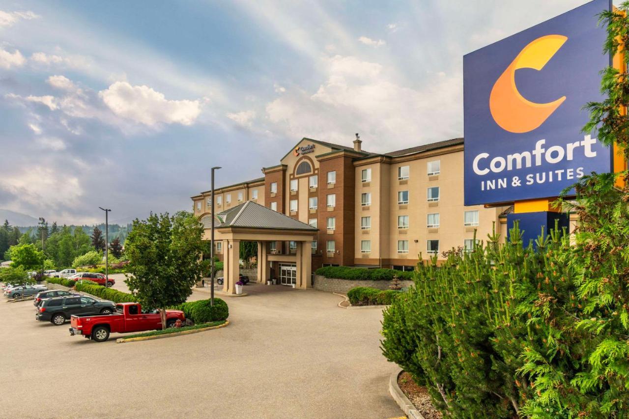Comfort Inn & Suites Salmon Arm Exterior photo